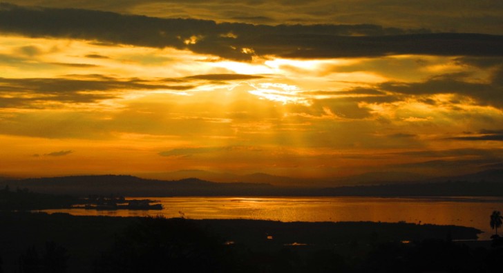 Озеро Виктория (центральная Африка)