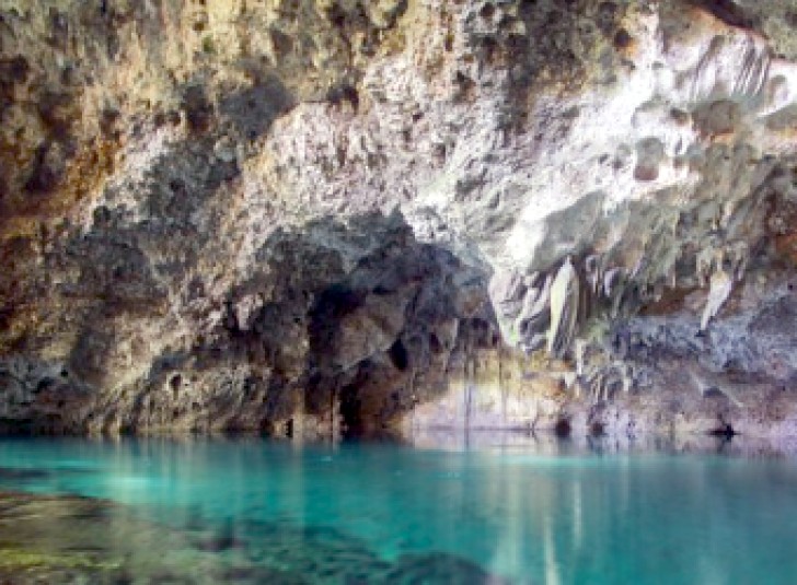 Подземное озеро в Доминикане