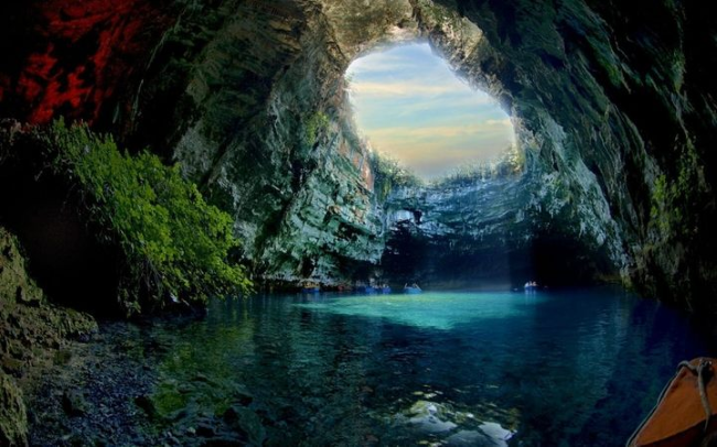 пещера и озеро Мелиссани