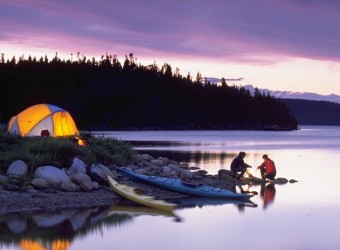 Поход на природу с палатками